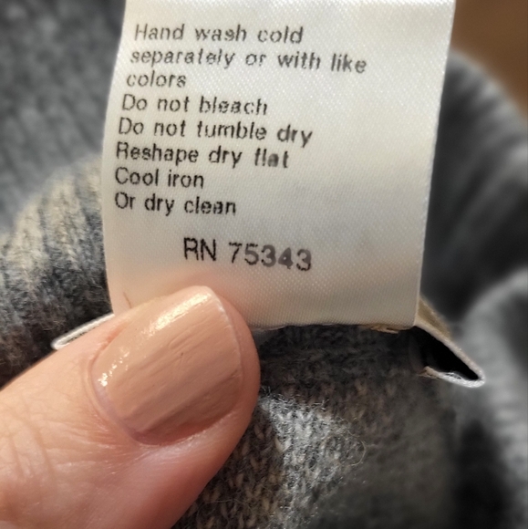 Note di Anita Dolman Gray And Tan Plaid Mock Neck Wool/Cashmere Poncho/Shrug - Picture 5 of 5